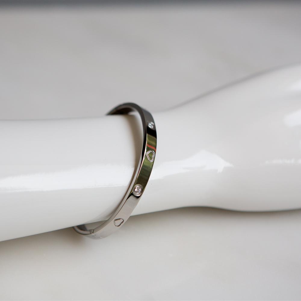 Heart CZ Bangle Bracelet (Silver) - Wynter Bloom