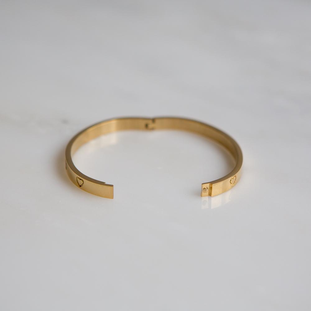 Heart CZ Bangle Bracelet (Gold) - Wynter Bloom