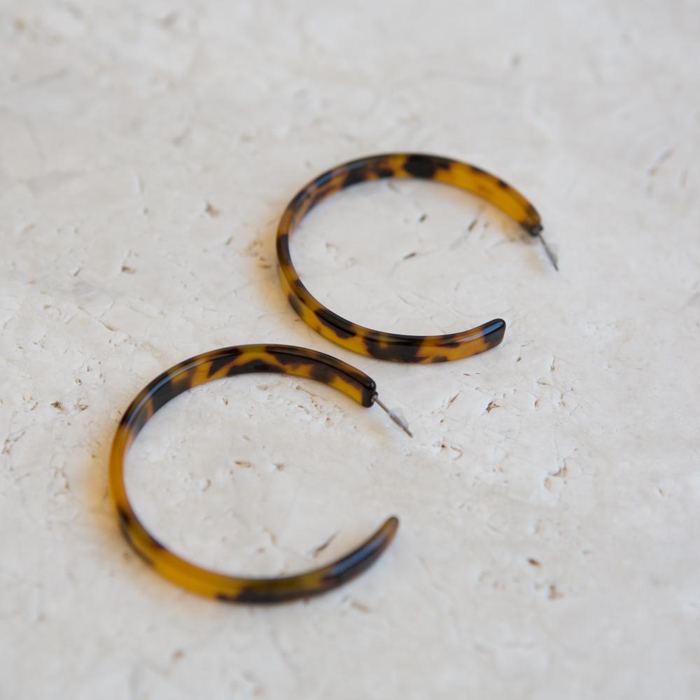 Tortoise Shell Hoop Earrings (Medium) - Wynter Bloom