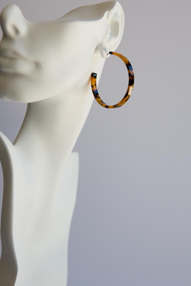 Tortoise Shell Hoop Earrings (Medium) - Wynter Bloom