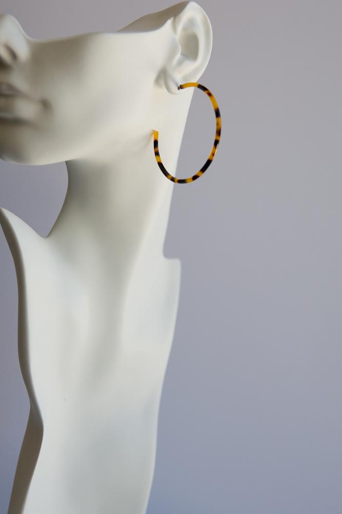 Tortoise Shell Hoop Earrings (Thin) - Wynter Bloom
