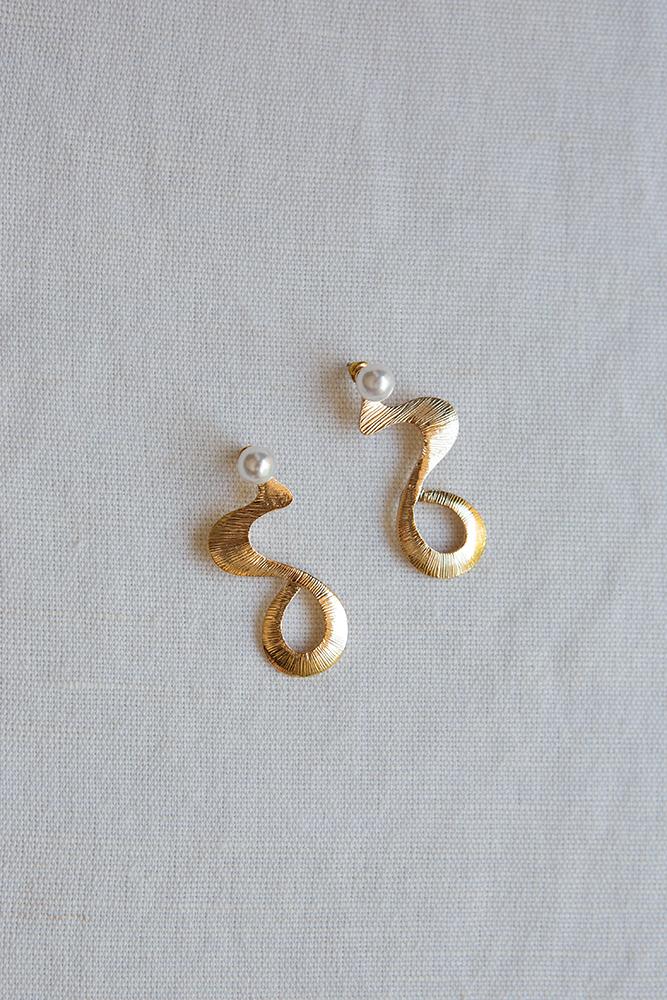 Pearl and Waves Earrings - Wynter Bloom