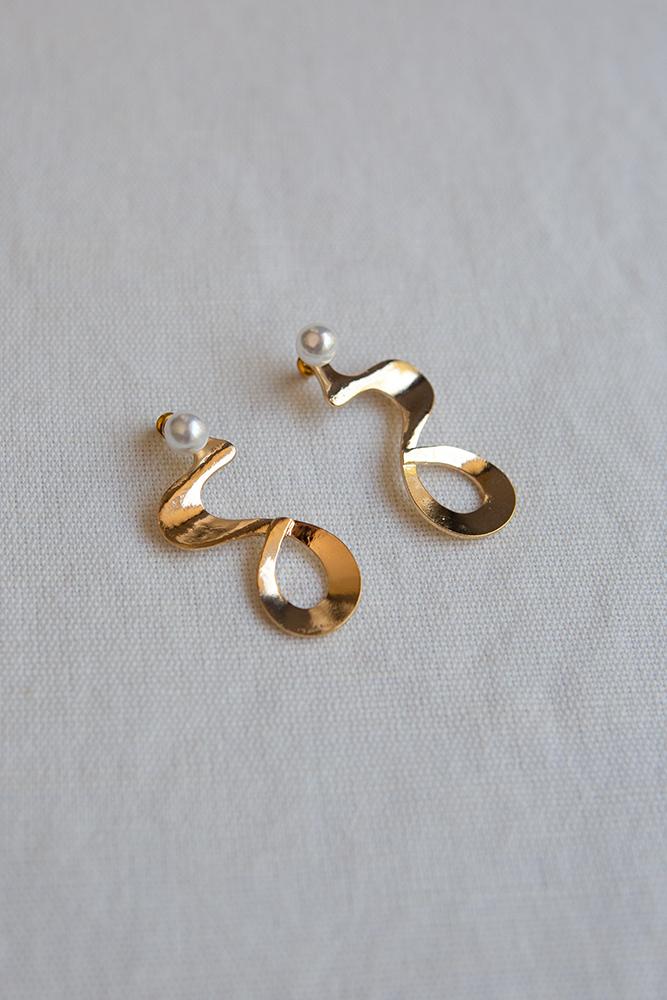 Pearl and Waves Earrings - Wynter Bloom