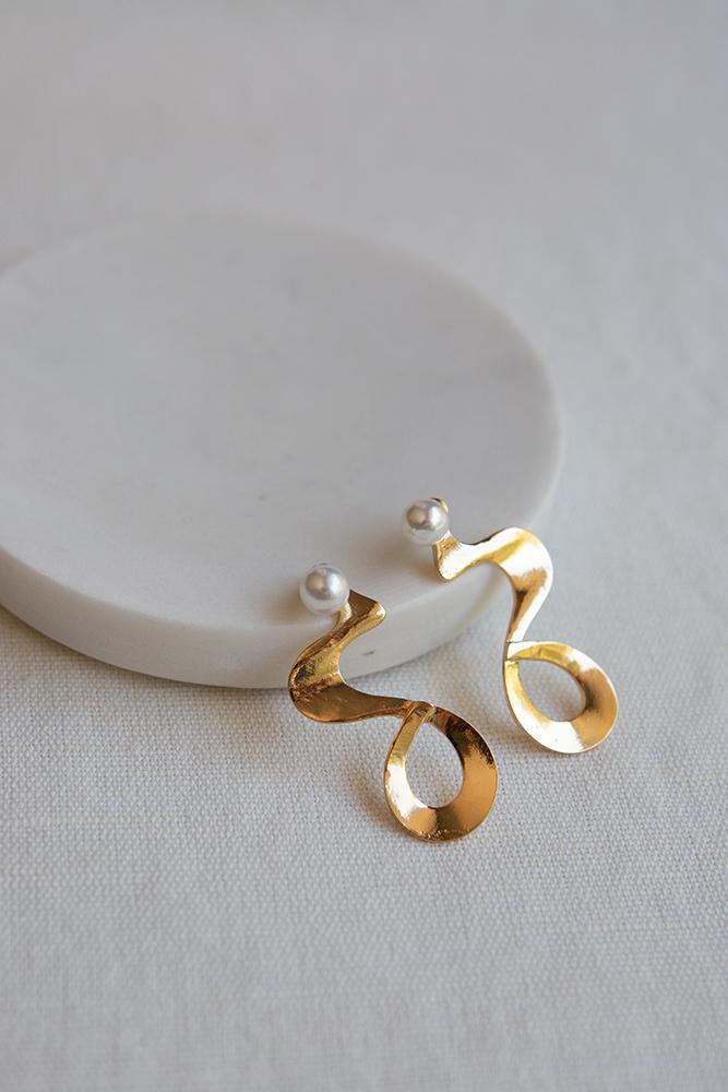 Pearl and Waves Earrings - Wynter Bloom