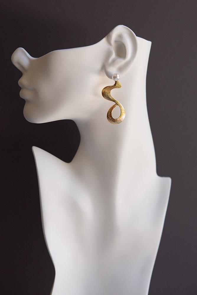 Pearl and Waves Earrings - Wynter Bloom
