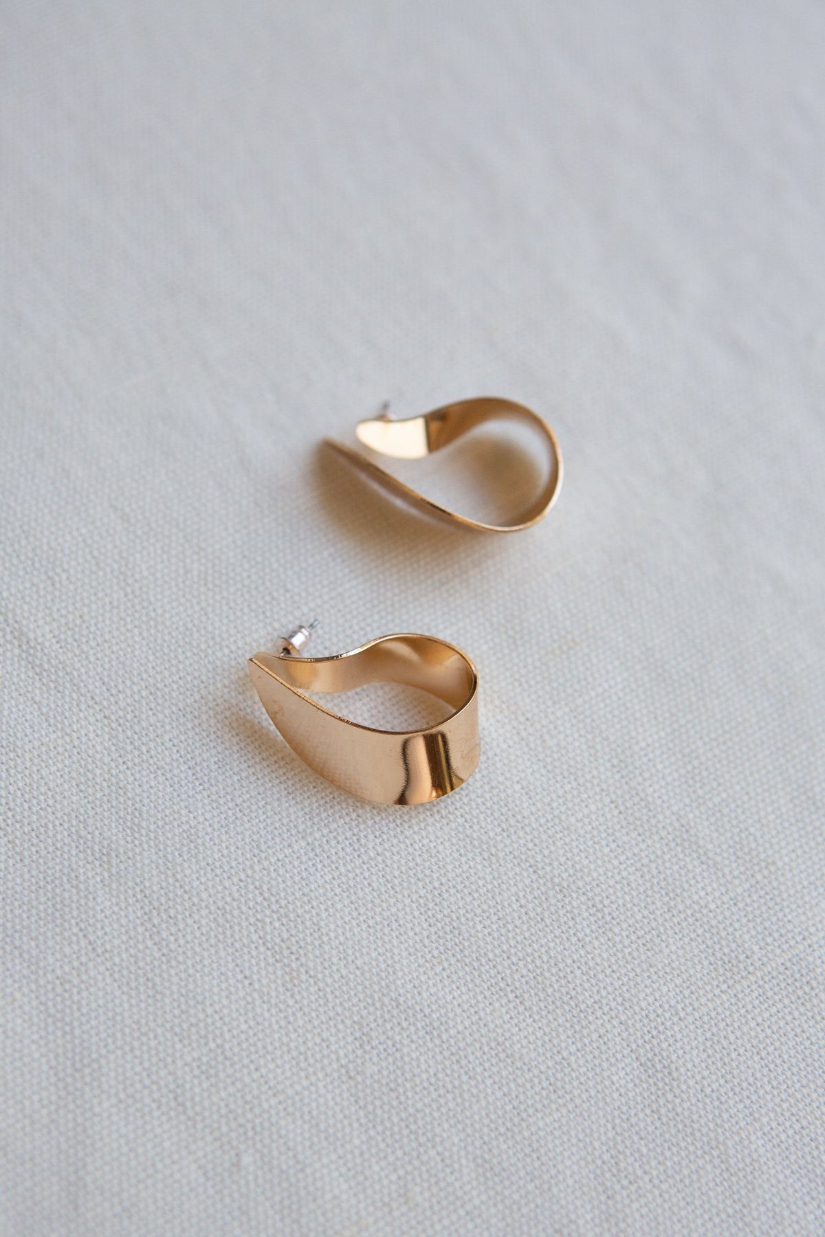 Gold Flat Curl Statement Earring - Wynter Bloom