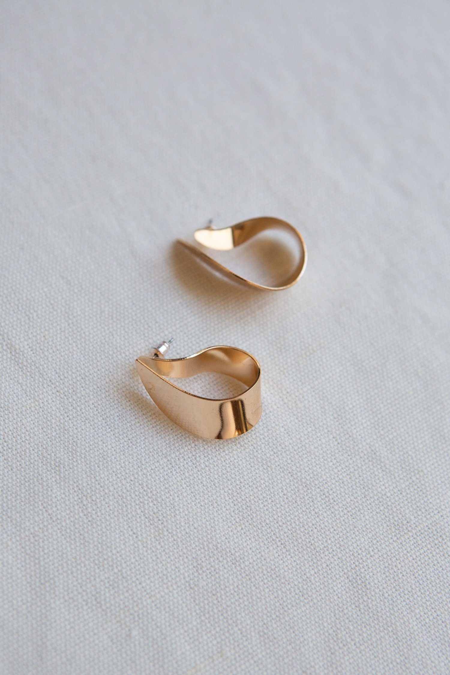 Gold Flat Curl Statement Earring - Wynter Bloom