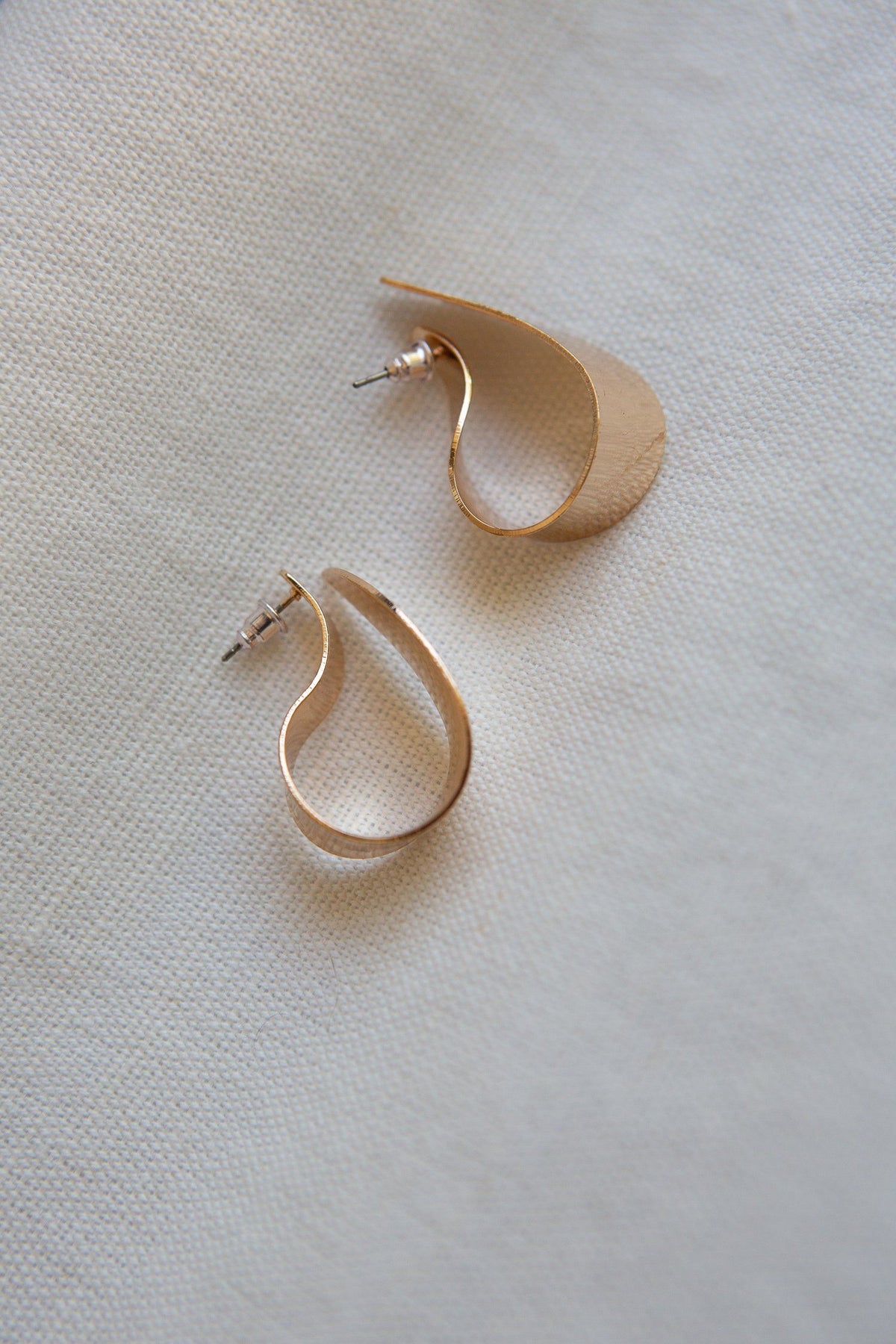 Gold Flat Curl Statement Earring - Wynter Bloom