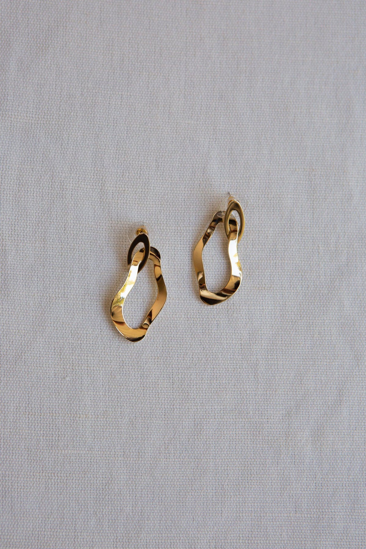 Irregular Shaped Interlocking Rings Drop Earrings - Wynter Bloom