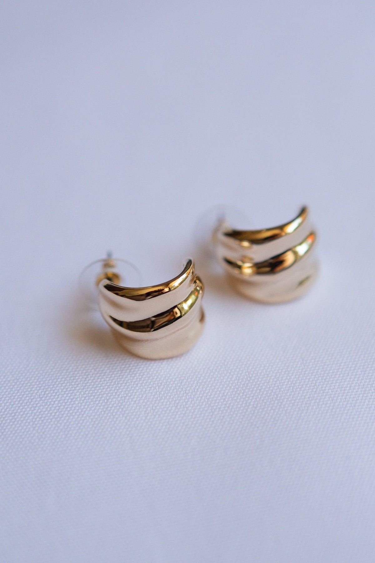 Gold Shell Textured Half Hoop Earrings - Wynter Bloom