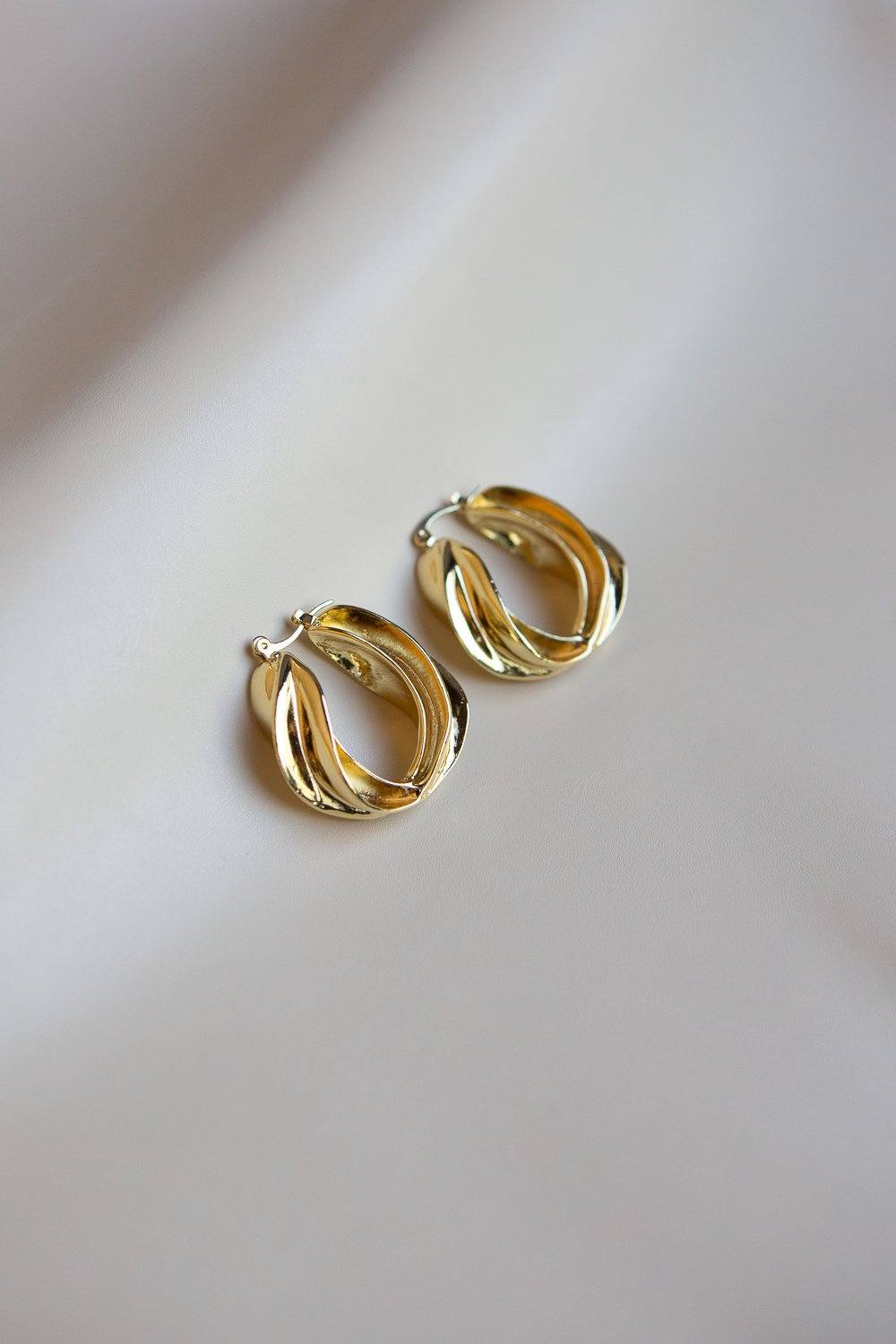 Large Gold Twisted Swirl Earrings - Wynter Bloom
