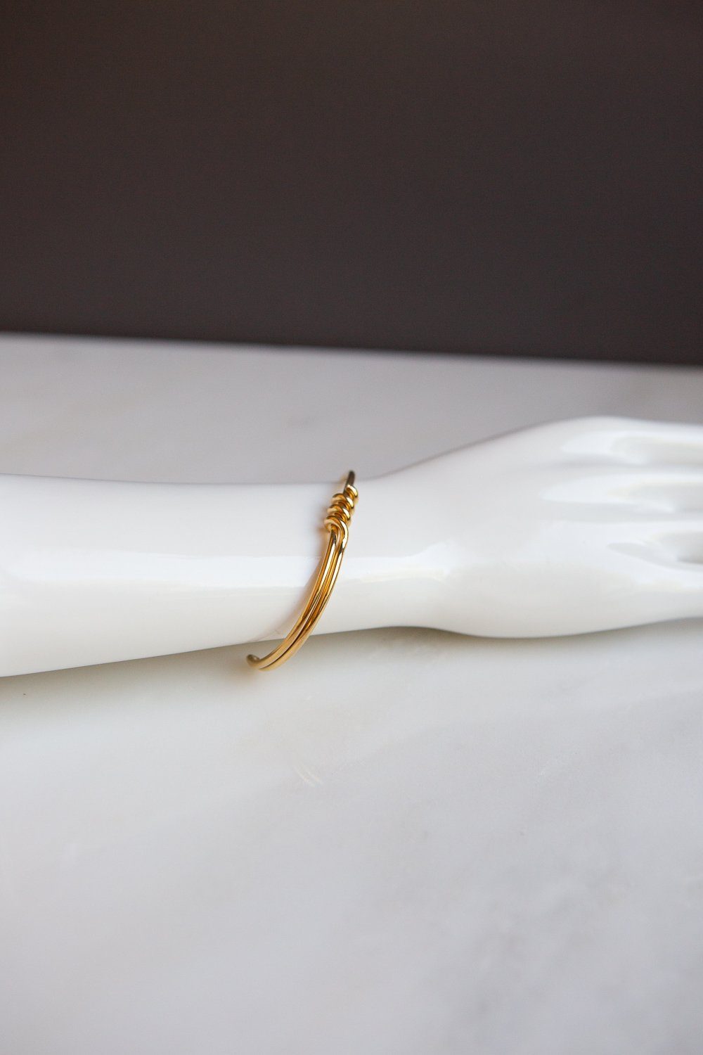 Minimalist Gold Wire Twist Cuff Bracelet - Wynter Bloom