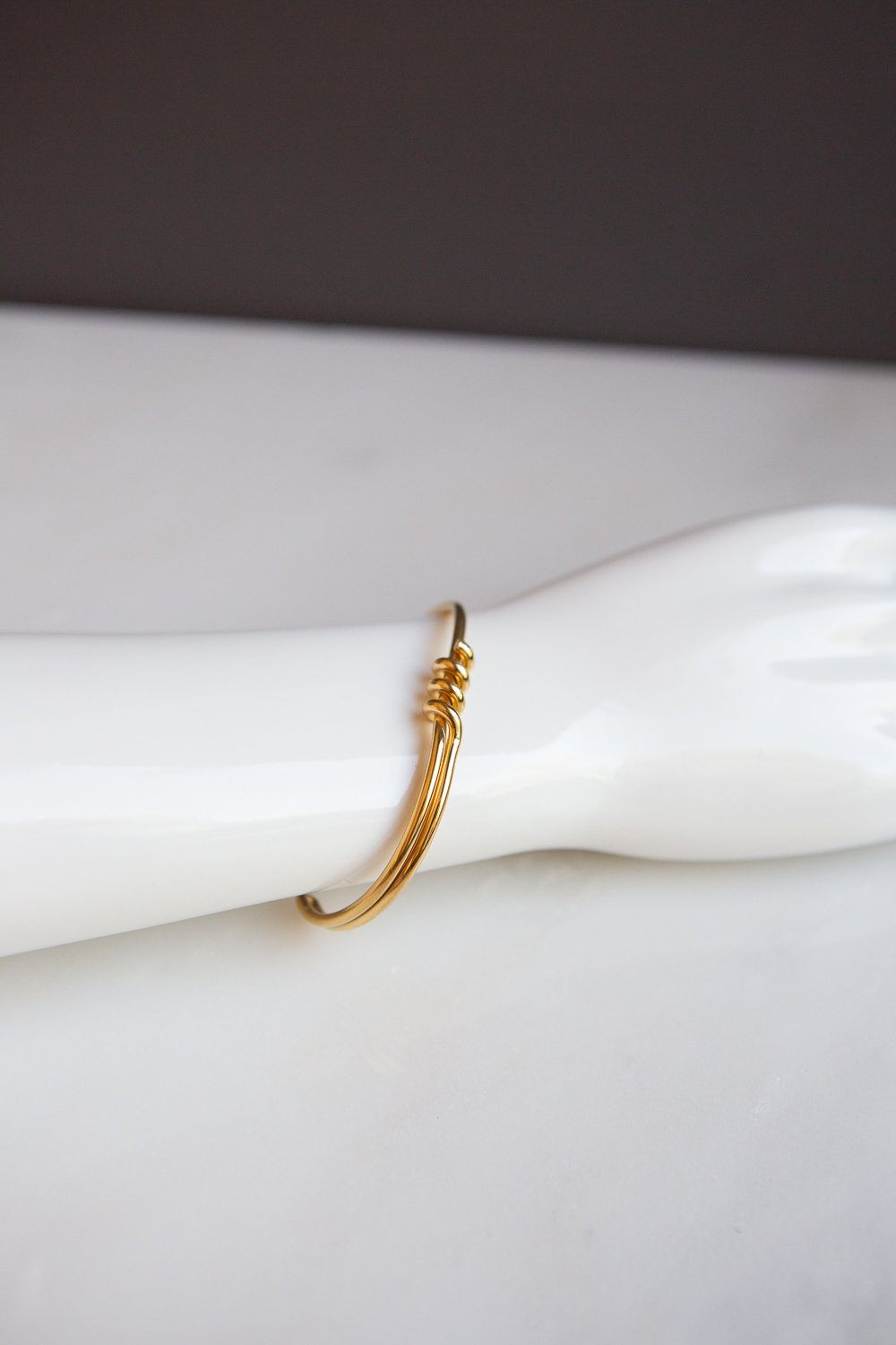 Minimalist Gold Wire Twist Cuff Bracelet - Wynter Bloom