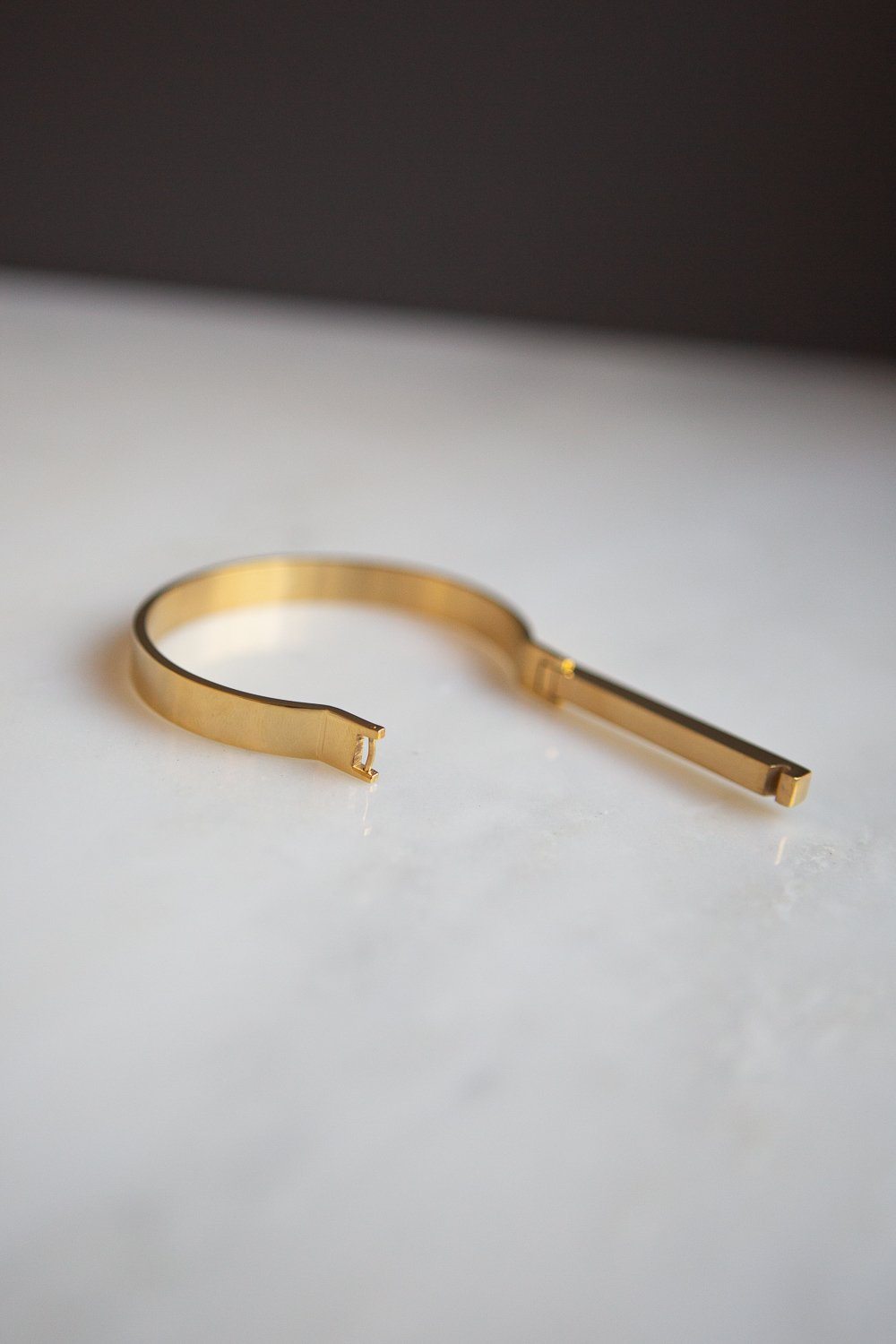 Minimalist Gold Horseshoe Bar Bracelet - Wynter Bloom