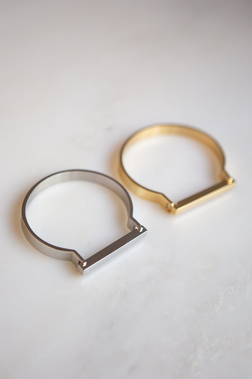 Minimalist Silver Horseshoe Bar Bracelet - Wynter Bloom