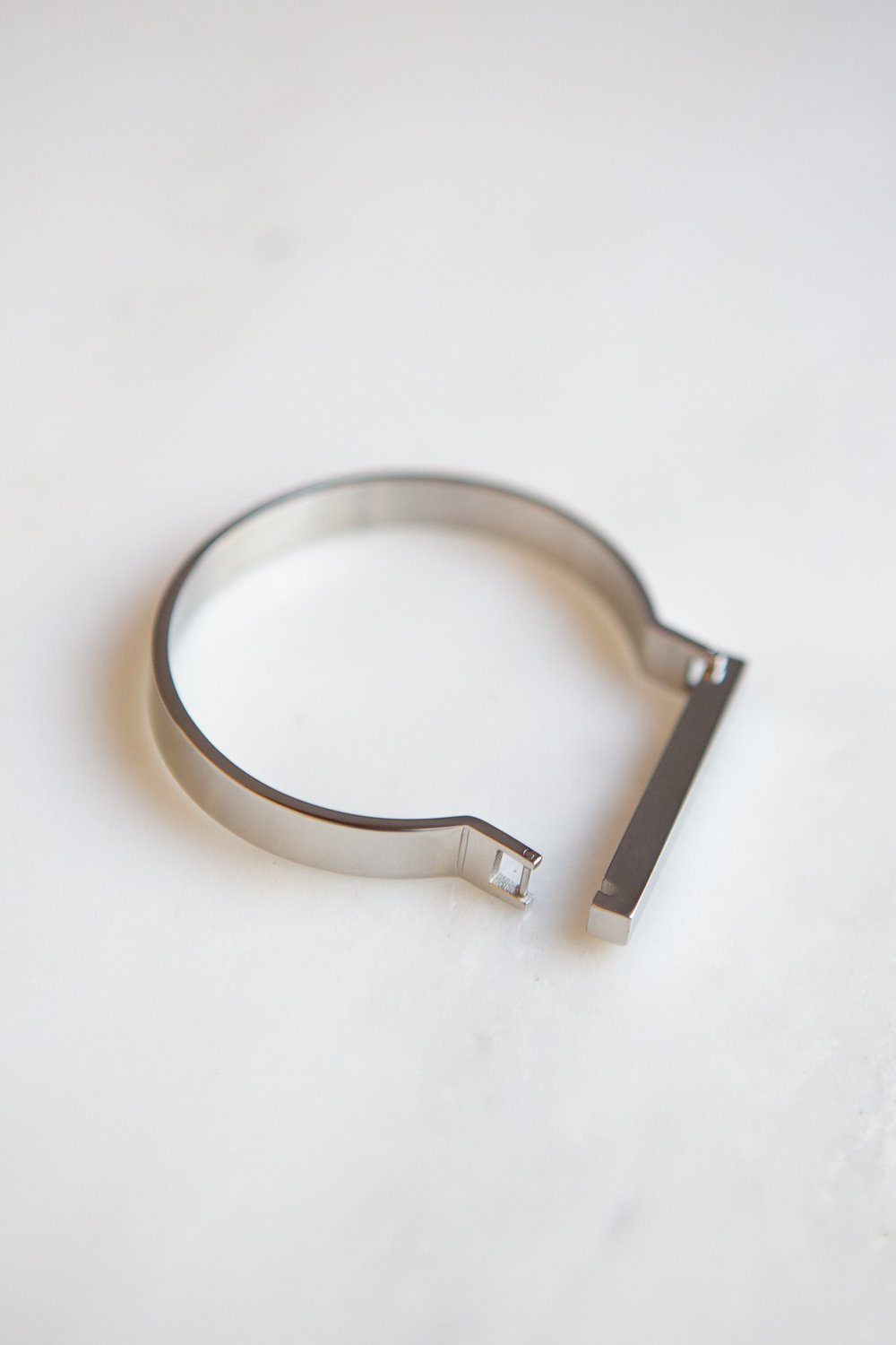 Minimalist Silver Horseshoe Bar Bracelet - Wynter Bloom
