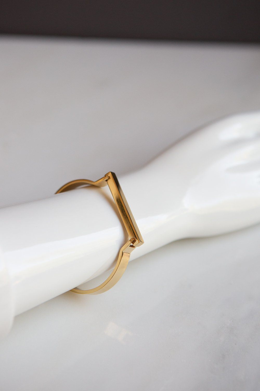 Minimalist Gold Horseshoe Bar Bracelet - Wynter Bloom