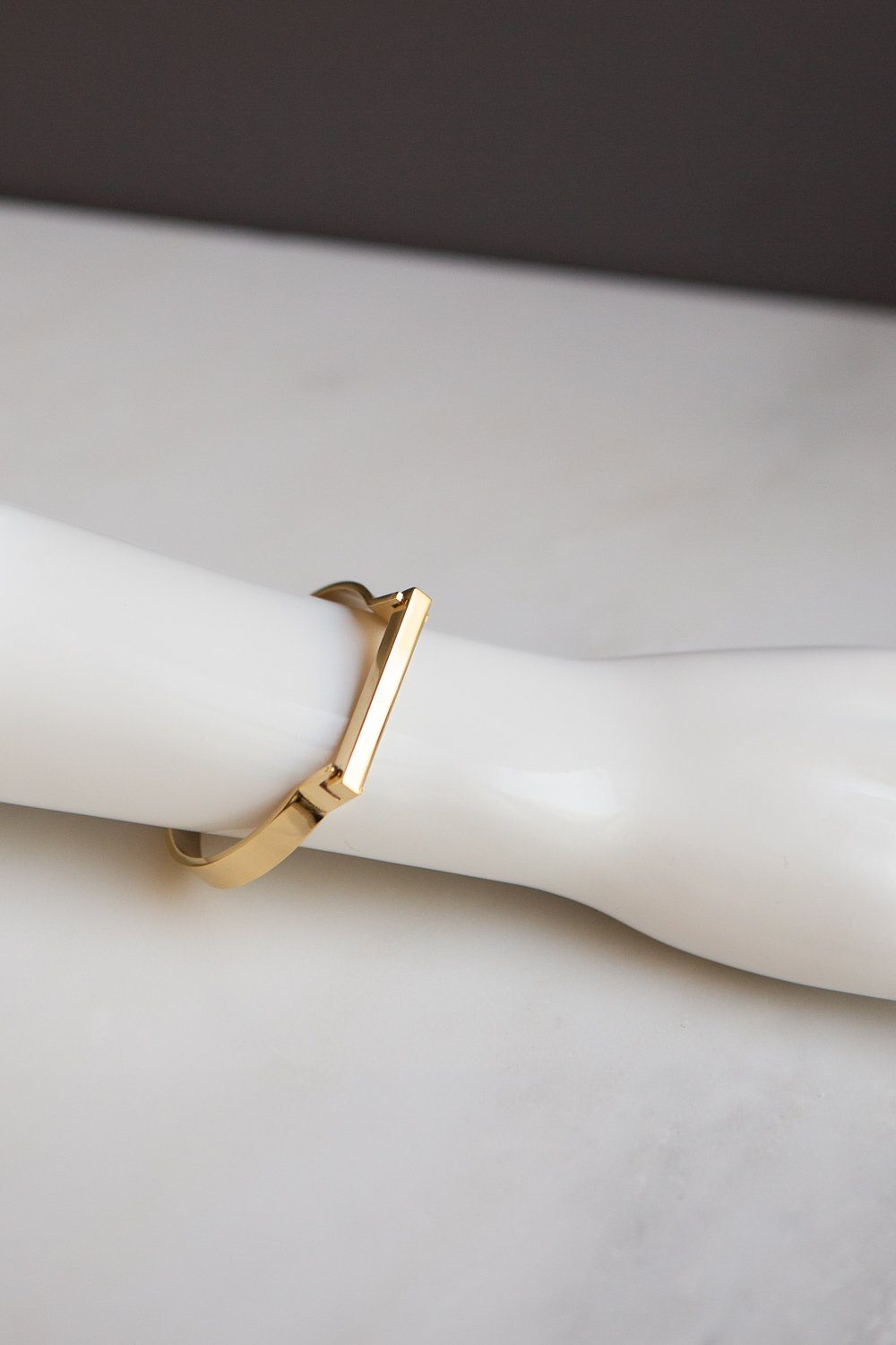 Minimalist Gold Horseshoe Bar Bracelet - Wynter Bloom
