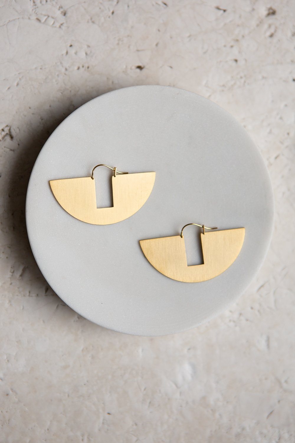 Matte Gold Geometric Fan Earrings - Wynter Bloom
