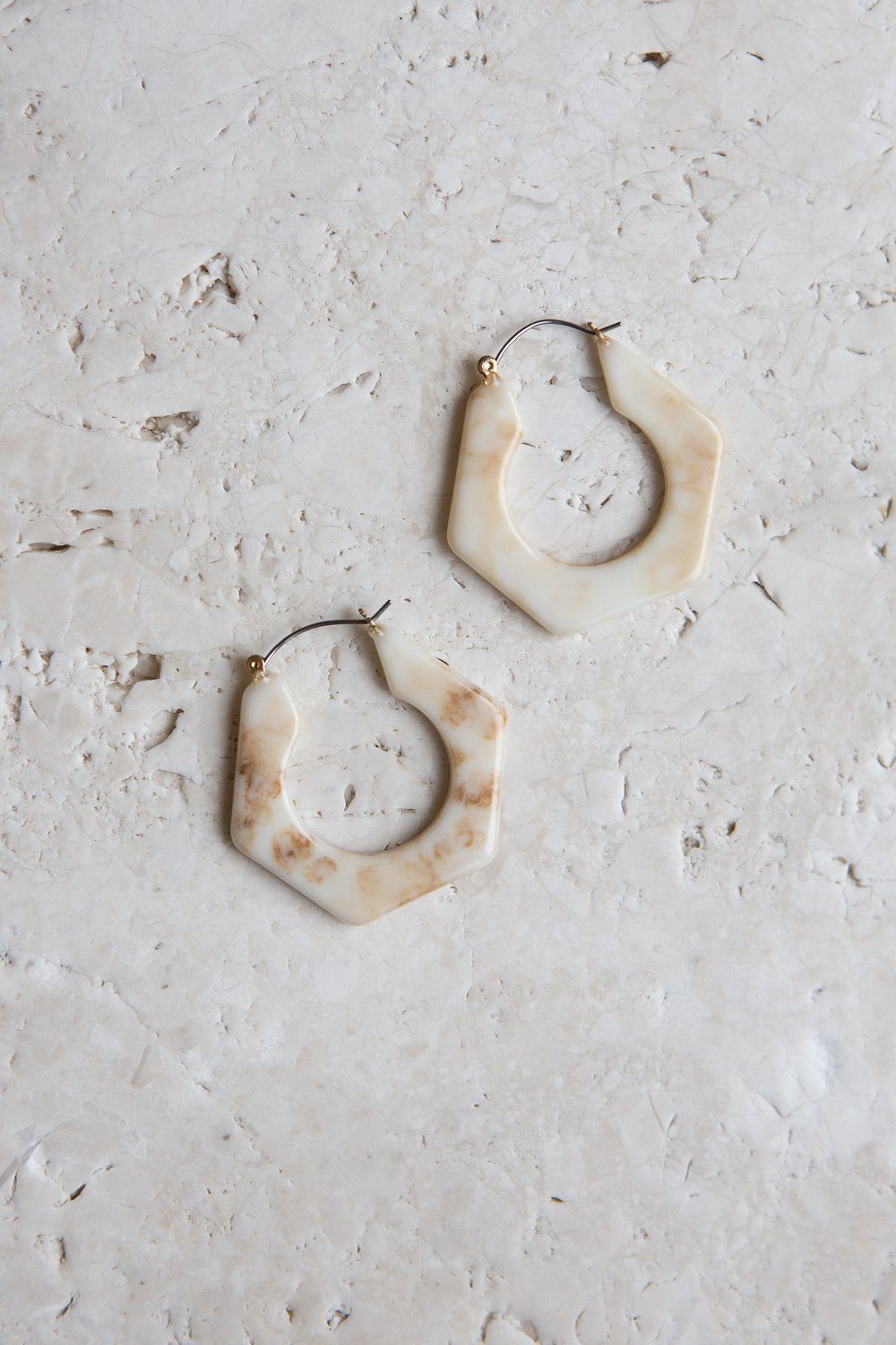Light Brown Marbleized Hexagon Hoop Earrings - Wynter Bloom