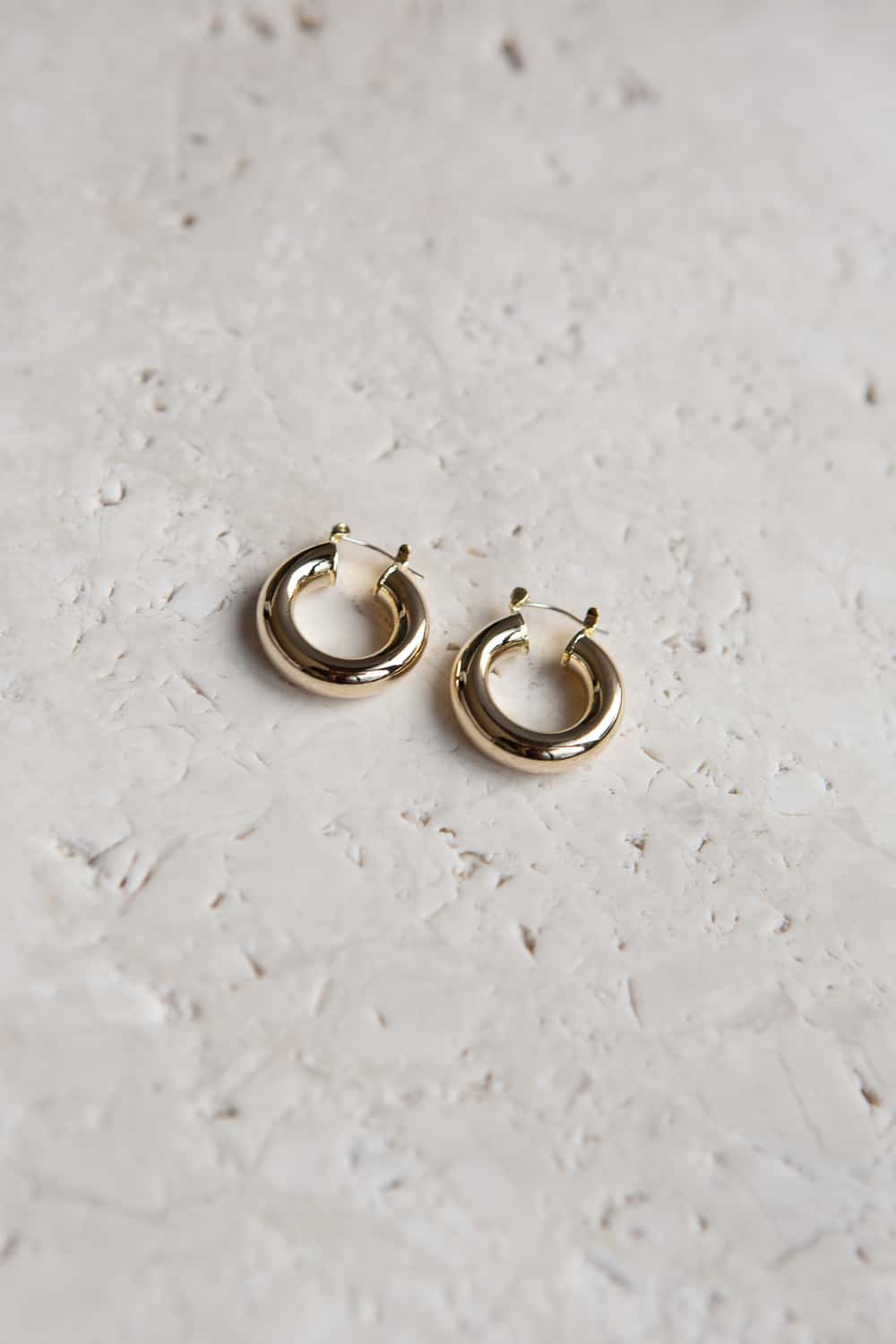 Lightweight Gold Chunky Tube Hoop Earrings - Wynter Bloom