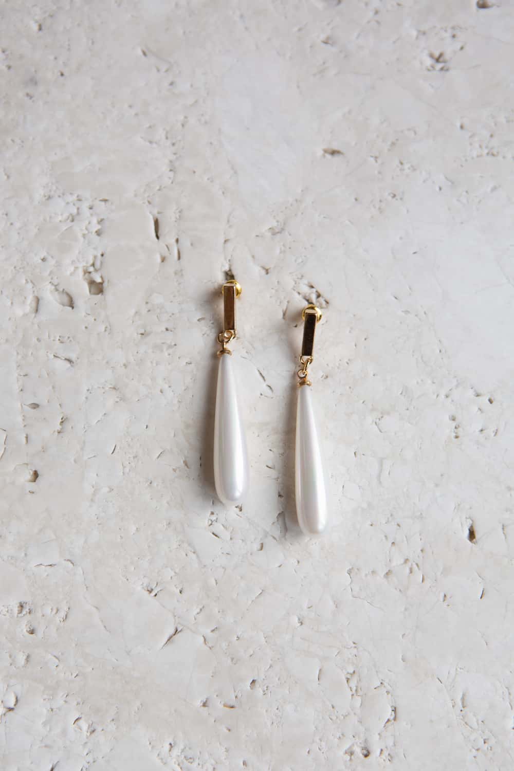 Elongated Pearl Bar Dangle Drop Earrings - Wynter Bloom