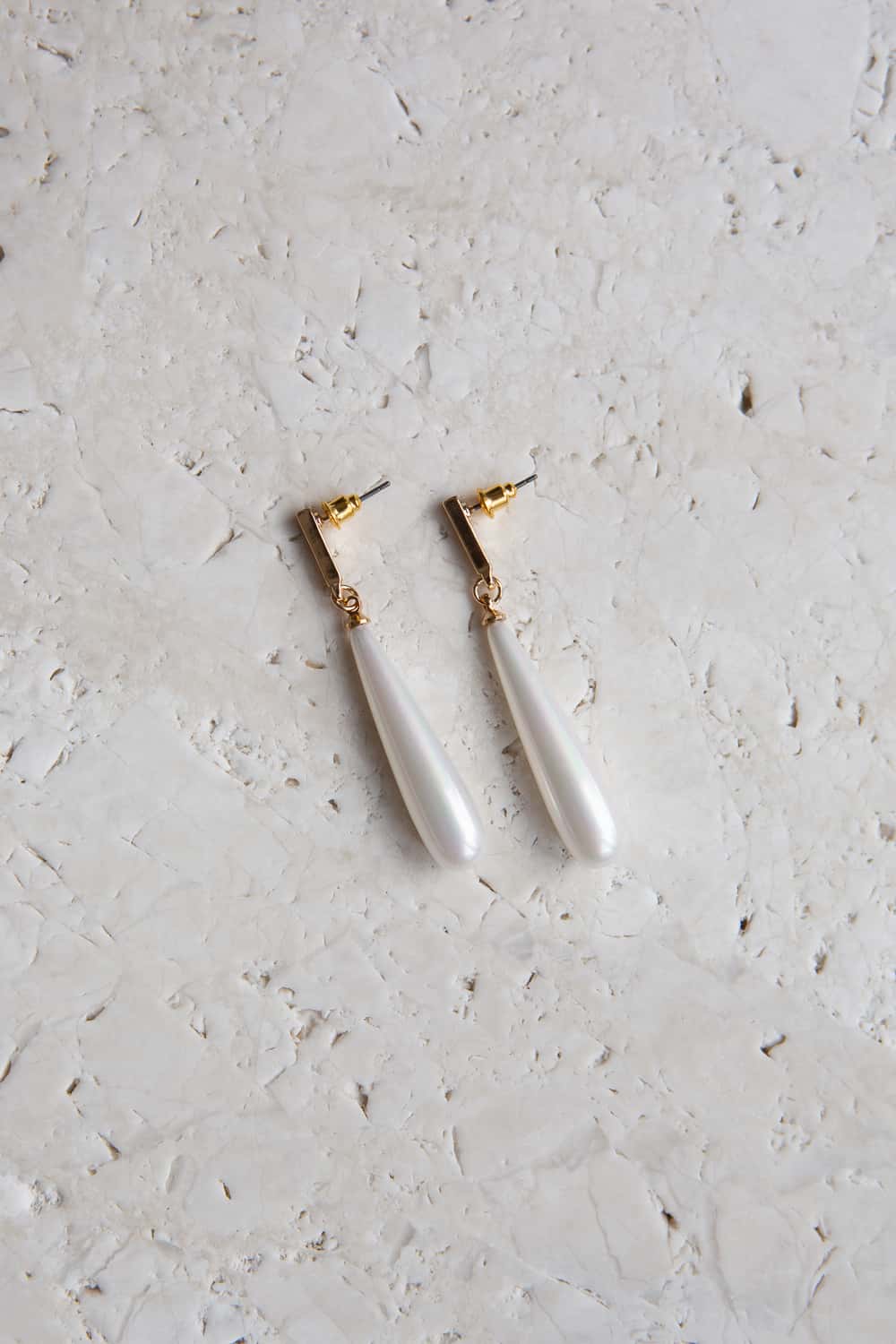 Elongated Pearl Bar Dangle Drop Earrings - Wynter Bloom
