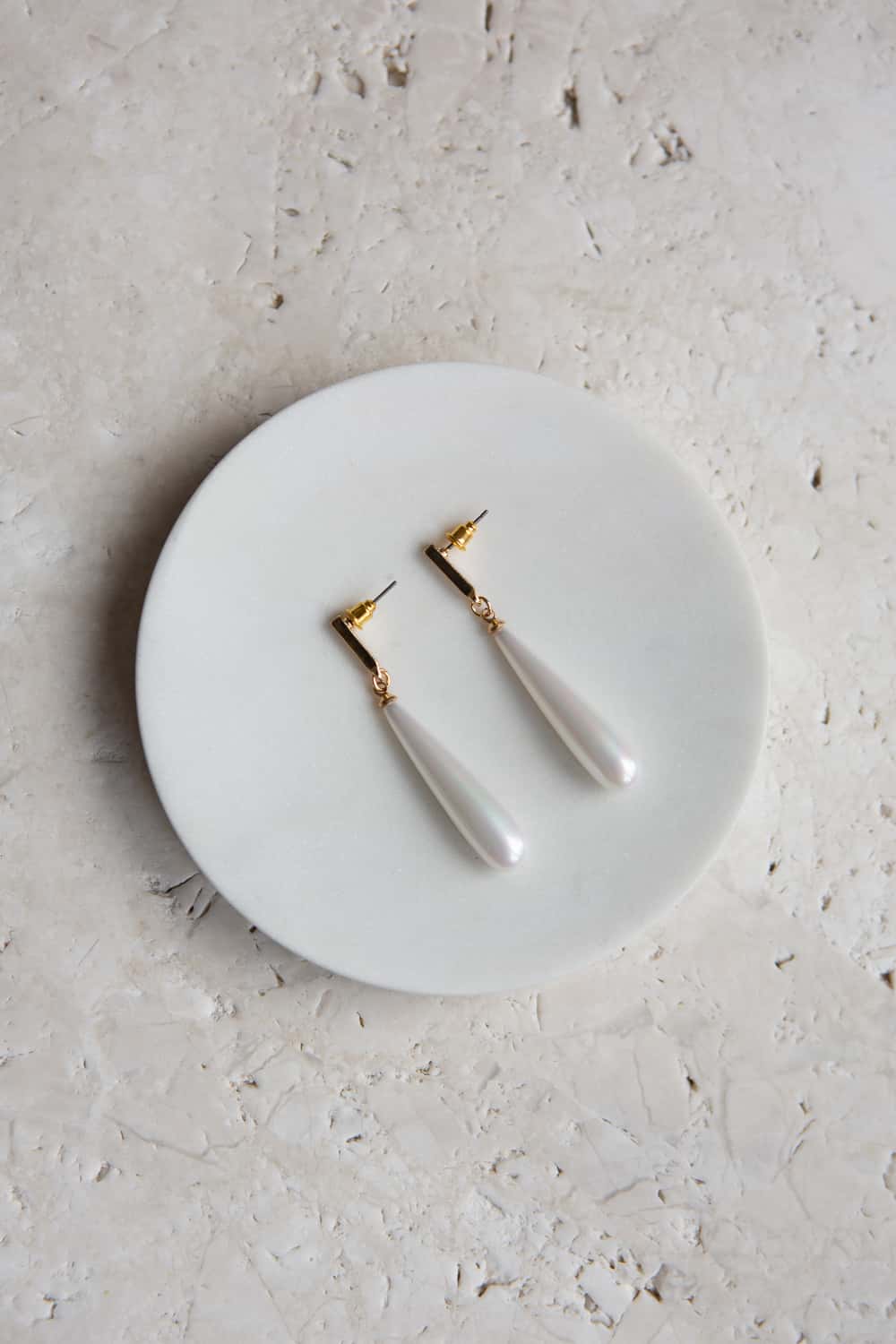 Elongated Pearl Bar Dangle Drop Earrings - Wynter Bloom