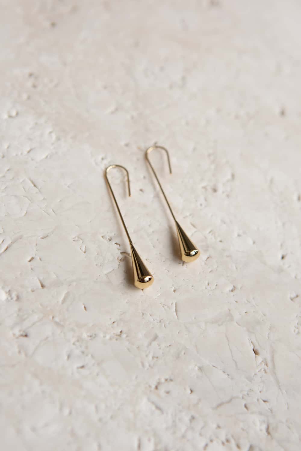 Minimalist Gold Elongated Teardrop Earring - Wynter Bloom