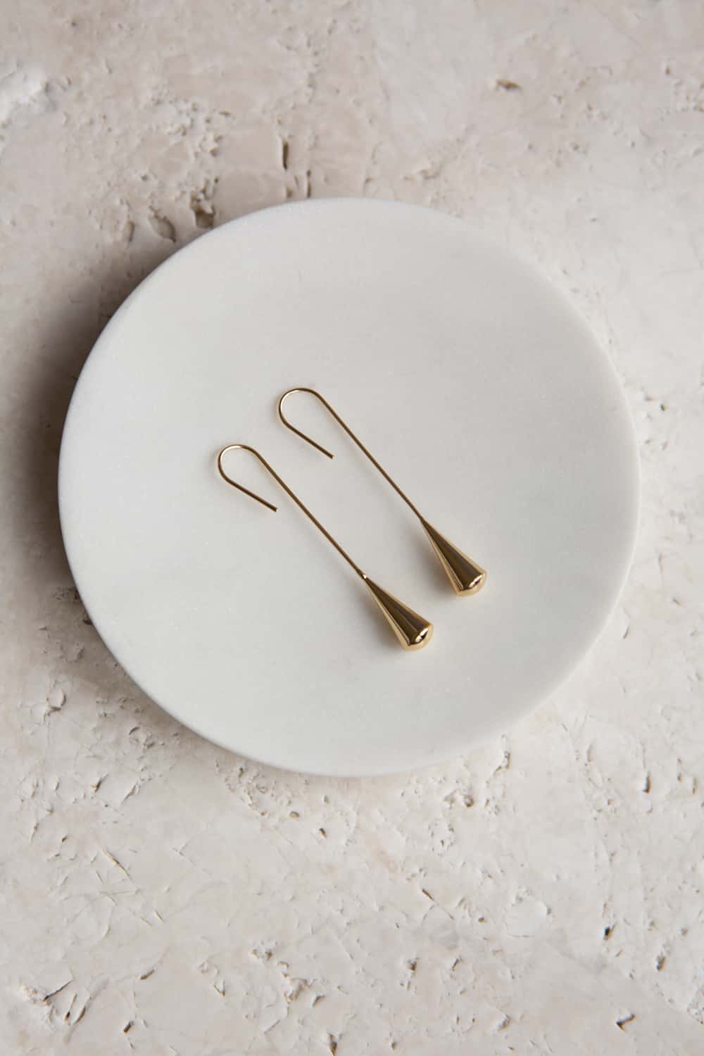 Minimalist Gold Elongated Teardrop Earring - Wynter Bloom