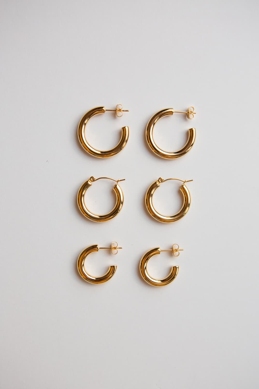Gold Medium Thick Hoop Earrings - Wynter Bloom
