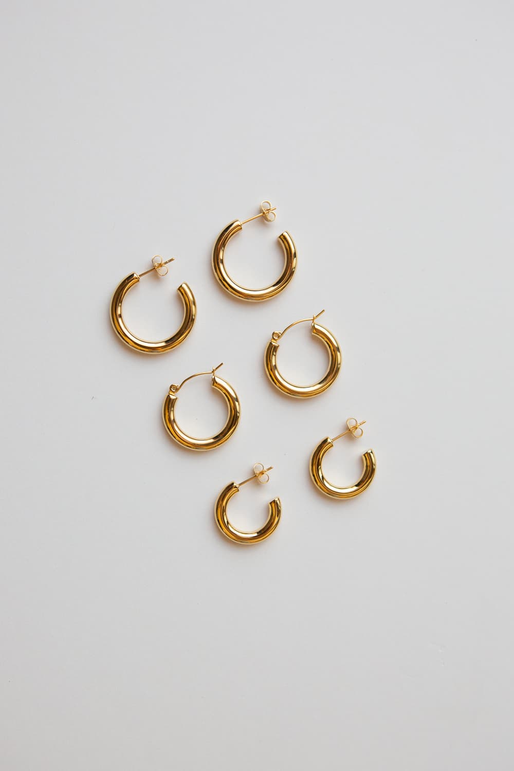 Gold Mini Thick Hoop Earrings - Wynter Bloom