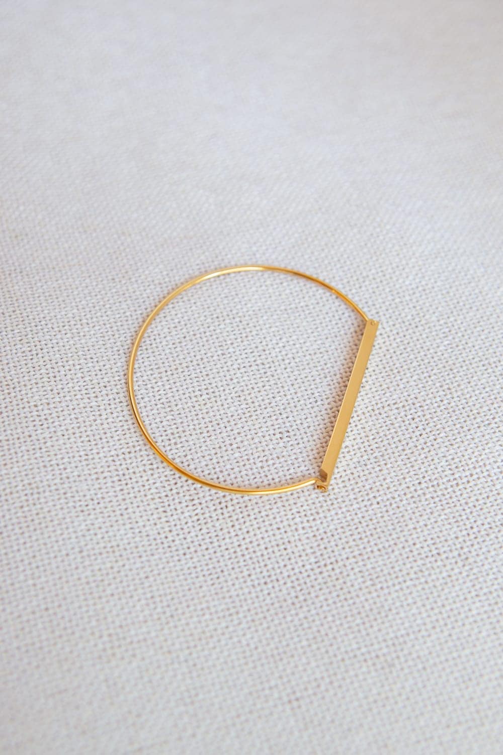 Minimalist Dainty Gold Bar Bracelet