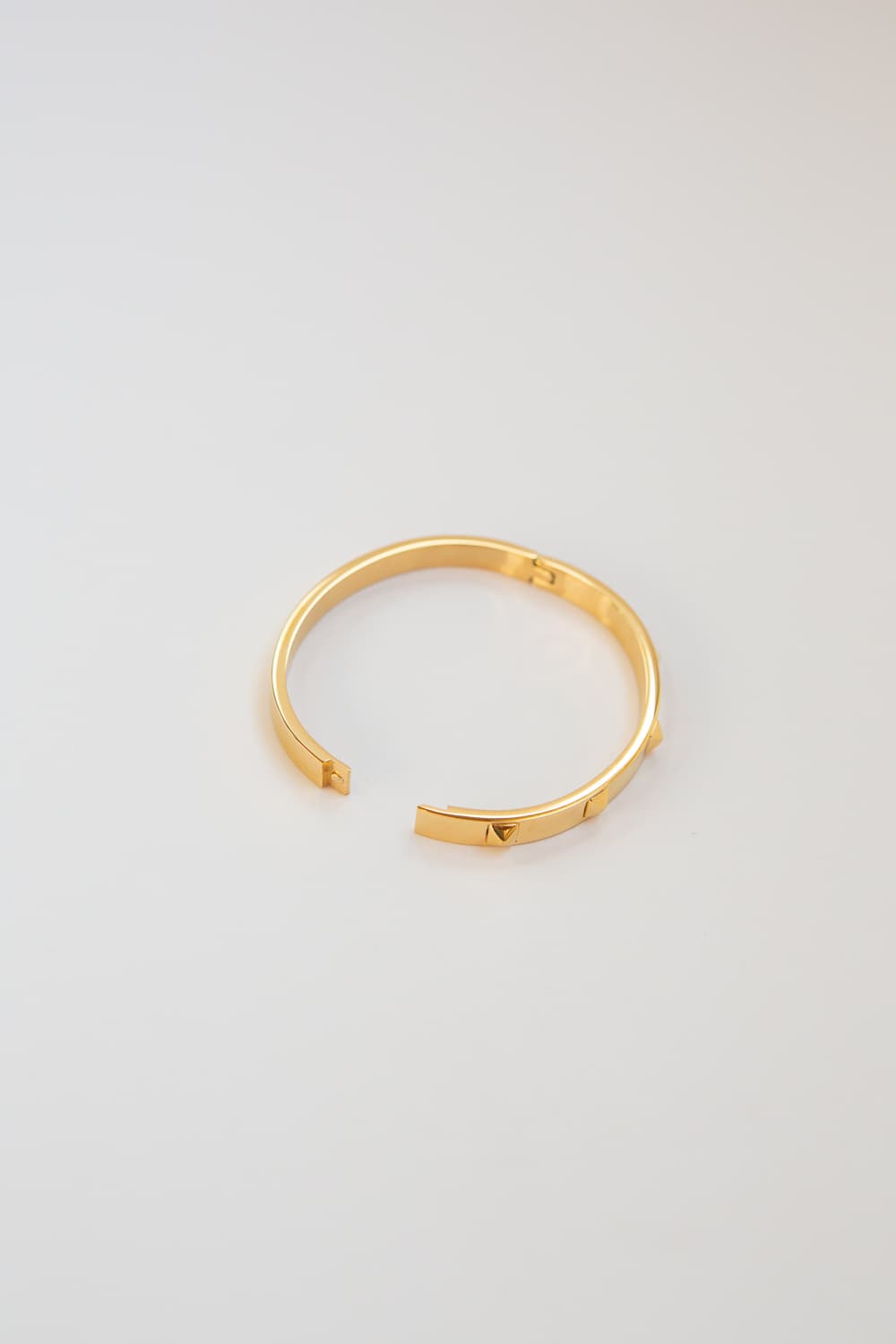 Small Gold Square Pyramid Rivet Bangle Bracelet