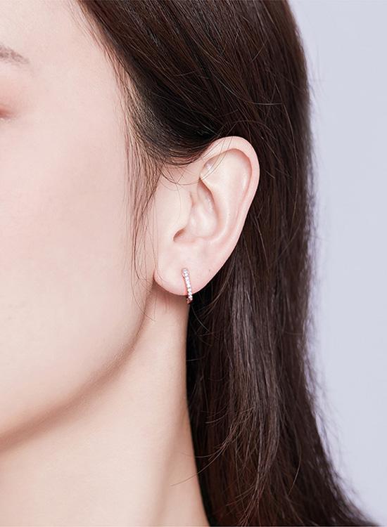 925 Sterling Silver CZ Pavé Huggie Hoop