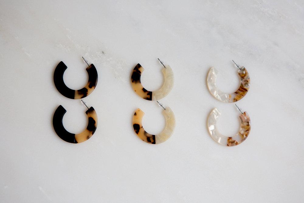 Tortoise Shell Earrings (Black/Blonde &amp; Black) - Wynter Bloom