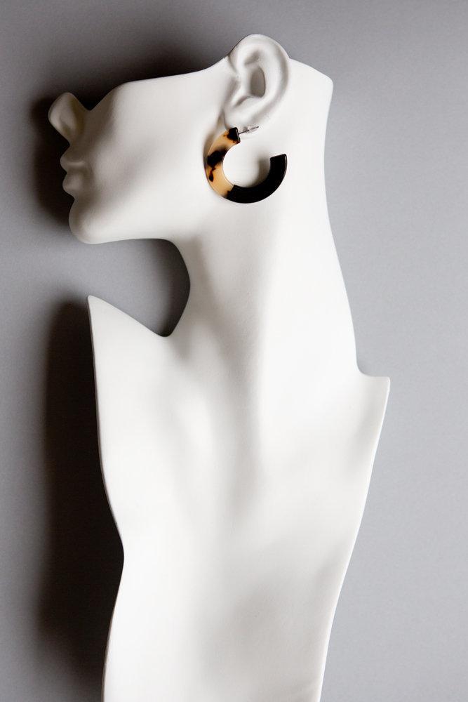 Tortoise Shell Earrings (Black/Blonde &amp; Black) - Wynter Bloom