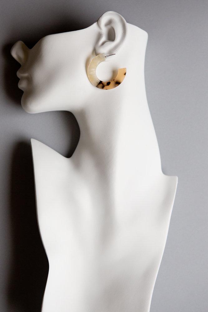 Tortoise Shell Earrings (White/Blonde &amp; Black) - Wynter Bloom